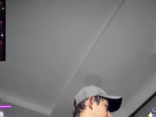 AlecAndrews's Live Sex Cam Show