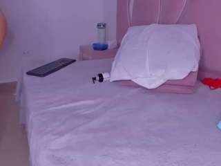 Live webcam model ambarasm on Soda Cams