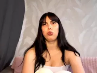 Kira's Live Sex Cam Show
