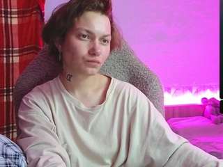 esajukyy's CamSoda show and profile
