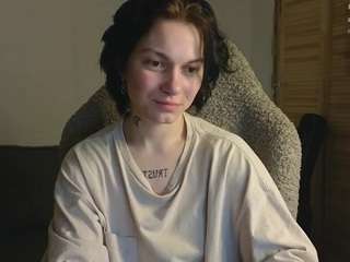 esajukyy's CamSoda show and profile