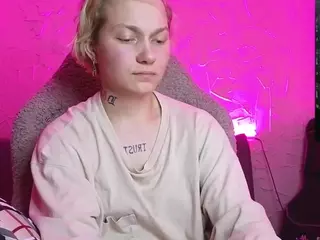 esajukyy's Live Sex Cam Show