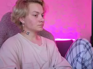 esajukyy's Live Sex Cam Show
