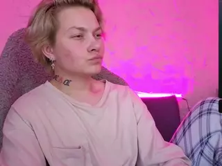 esajukyy's Live Sex Cam Show