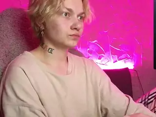 esajukyy's Live Sex Cam Show
