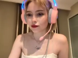 EsmaCorby's Live Sex Cam Show