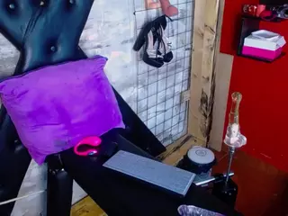 Lany-Bms's Live Sex Cam Show