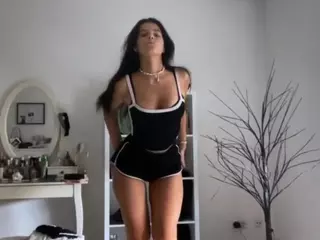 Mia's Live Sex Cam Show