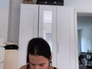 Mia's Live Sex Cam Show