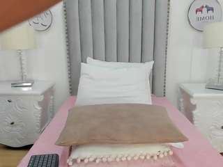 Intense samantamarquez from CamSoda gets her shape penetrated online! samantamarquez from CamSoda