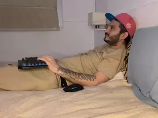 ArgentineHotCouple's Live Sex Cam Show