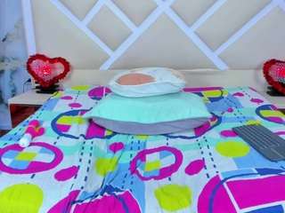 anita-ross18 Live Webcam on CamSoda