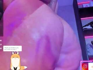 Live webcam model iriisfeitan on Soda Cams