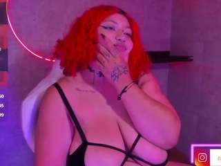 Live webcam model iriisfeitan on Soda Cams