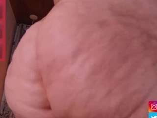 iriisfeitan Live Webcam on CamSoda