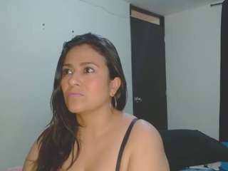 roxanasexy2025 webcam model