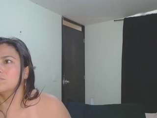 roxanasexy2025 webcam model