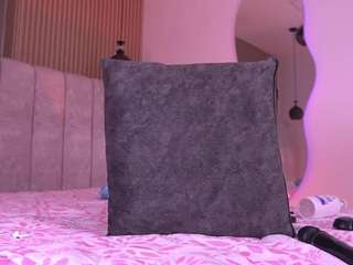 samantha-lw Live Webcam on CamSoda