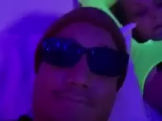 yofavblasian's Live Sex Cam Show