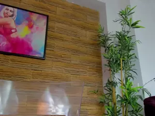 Cupcake-Izzy's Live Sex Cam Show