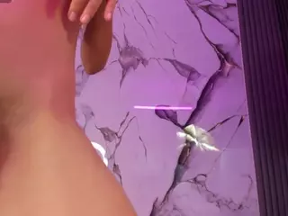 ElaiineStark's Live Sex Cam Show