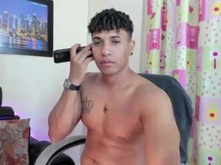 manuelandjhon Live Webcam on CamSoda