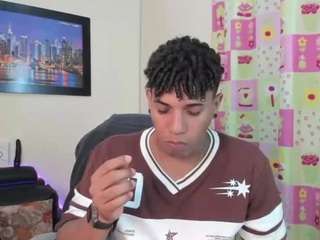 manuelandjhon Live Webcam on CamSoda