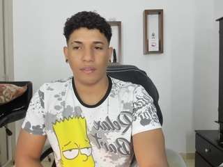 Live cam show with Yoximanuelmartz