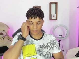 Yoximanuelmartz live webcam show