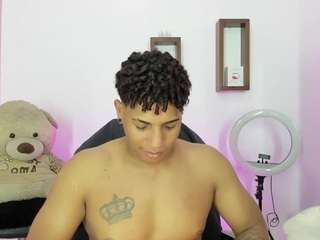 Yoximanuelmartz live webcam show