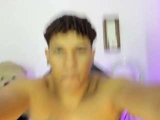 Yoximanuelmartz live webcam show
