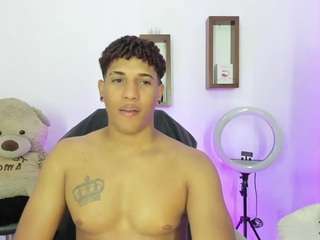 Yoximanuelmartz live webcam show