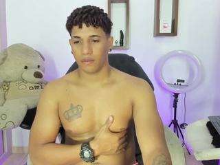 Live cam show with Yoximanuelmartz