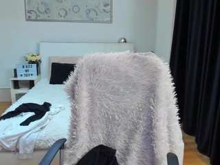 mayaweisss webcam model