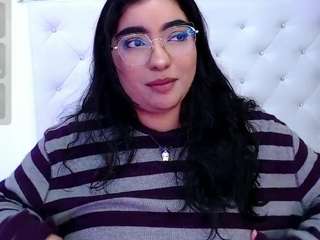 molly-curvyhot webcam