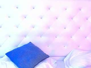 molly-curvyhot webcam