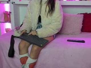 playfulgirlss Live Webcam on CamSoda