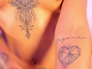 SofiaValente's Live Sex Cam Show