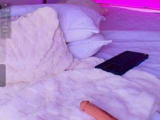 crysttalmoon Live Webcam on CamSoda