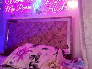 danaalabii Live Webcam on CamSoda