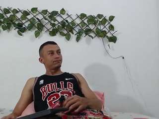  jacoblatinhot chat room