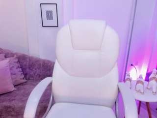 july-adams Live Webcam on CamSoda