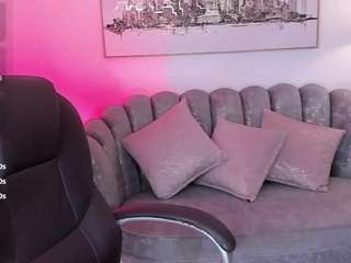 july-adams Live Webcam on CamSoda