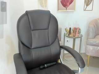 july-adams's CamSoda show and profile