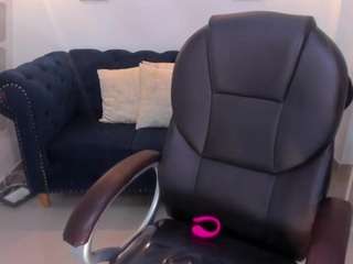 july-adams Live Webcam on CamSoda