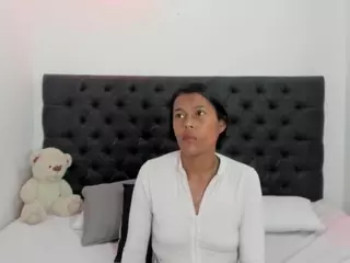 Laurem-Honnie's Live Sex Cam Show