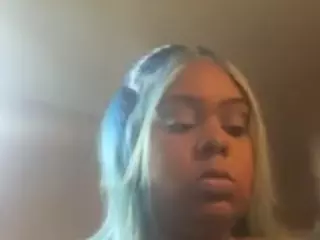 MissRoyalti's Live Sex Cam Show