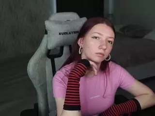 QueenieGravlin's Live Sex Cam Show