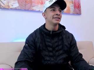 samuel-up Live Webcam on CamSoda