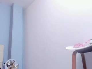 Discover tania-west from CamSoda